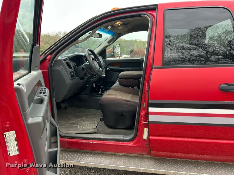image for item EK2940 2006 Dodge Ram 3500 Quad Cab pickup truck