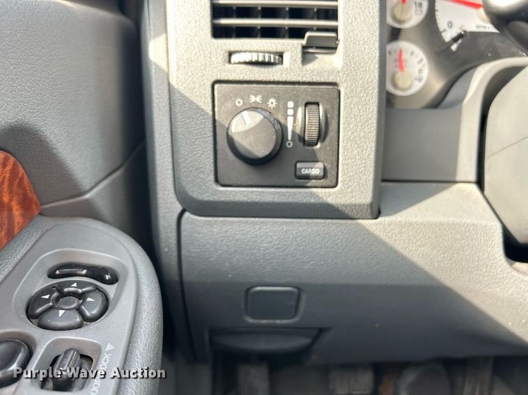 image for item EK2940 2006 Dodge Ram 3500 Quad Cab pickup truck