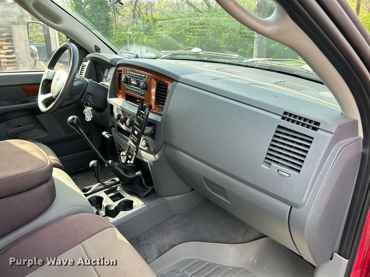 image for item EK2940 2006 Dodge Ram 3500 Quad Cab pickup truck