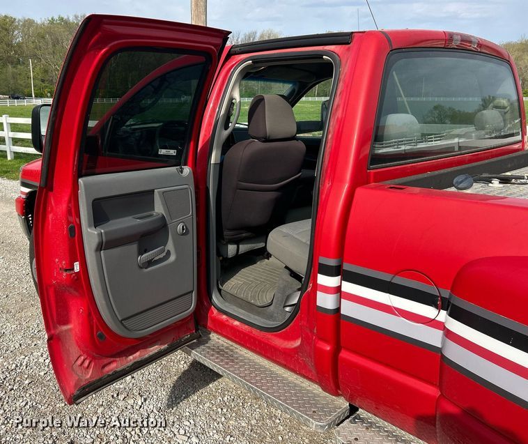 image for item EK2940 2006 Dodge Ram 3500 Quad Cab pickup truck