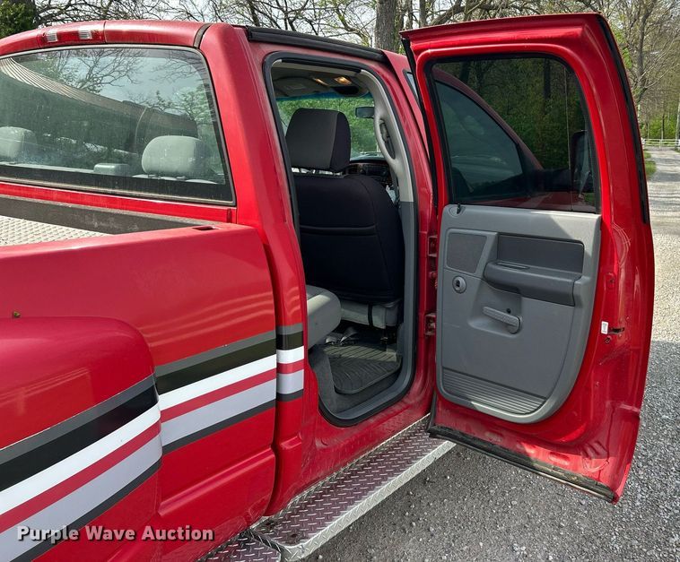 image for item EK2940 2006 Dodge Ram 3500 Quad Cab pickup truck