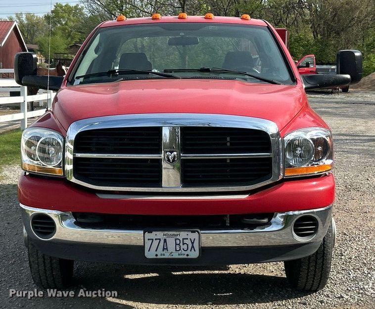 image for item EK2942 2006 Dodge Ram 3500 Quad Cab pickup truck