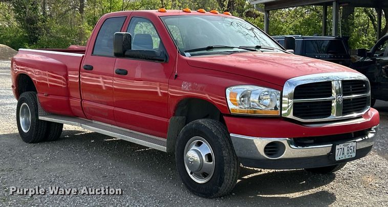 image for item EK2942 2006 Dodge Ram 3500 Quad Cab pickup truck