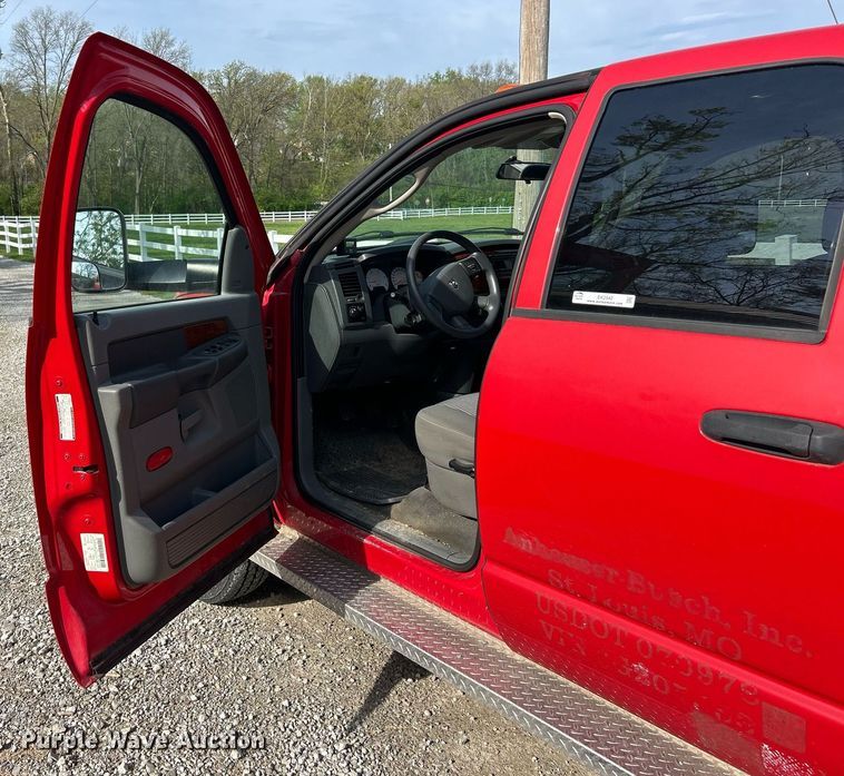 image for item EK2942 2006 Dodge Ram 3500 Quad Cab pickup truck