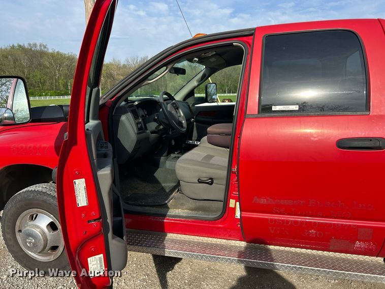 image for item EK2942 2006 Dodge Ram 3500 Quad Cab pickup truck