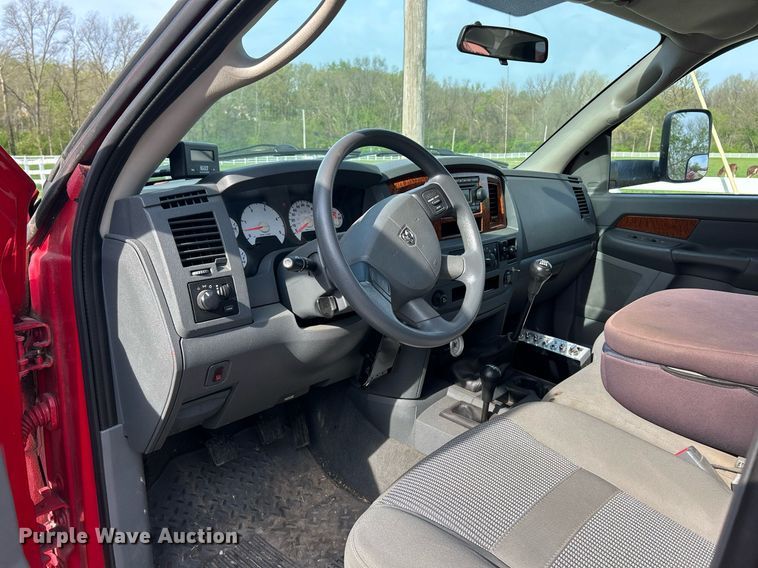 image for item EK2942 2006 Dodge Ram 3500 Quad Cab pickup truck