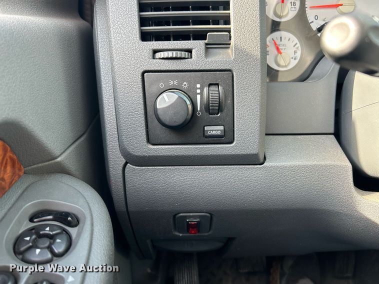 image for item EK2942 2006 Dodge Ram 3500 Quad Cab pickup truck