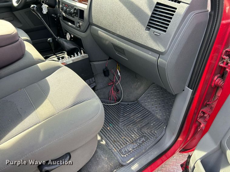 image for item EK2942 2006 Dodge Ram 3500 Quad Cab pickup truck