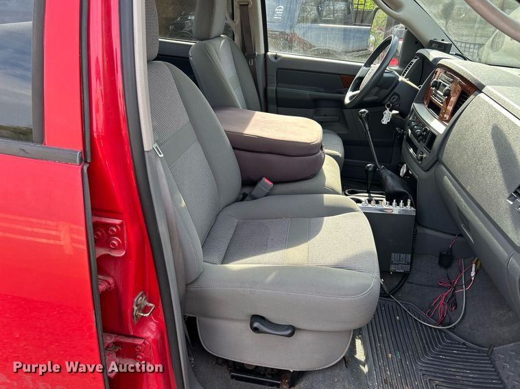 image for item EK2942 2006 Dodge Ram 3500 Quad Cab pickup truck