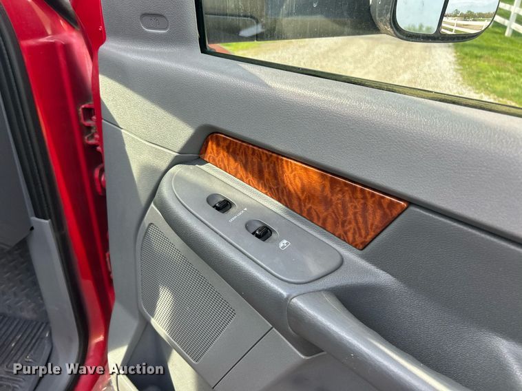 image for item EK2942 2006 Dodge Ram 3500 Quad Cab pickup truck