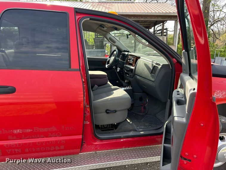 image for item EK2942 2006 Dodge Ram 3500 Quad Cab pickup truck