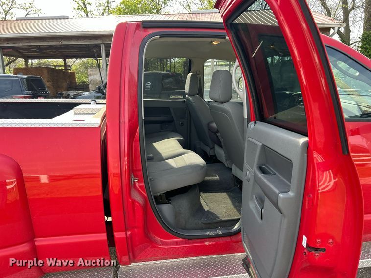 image for item EK2942 2006 Dodge Ram 3500 Quad Cab pickup truck