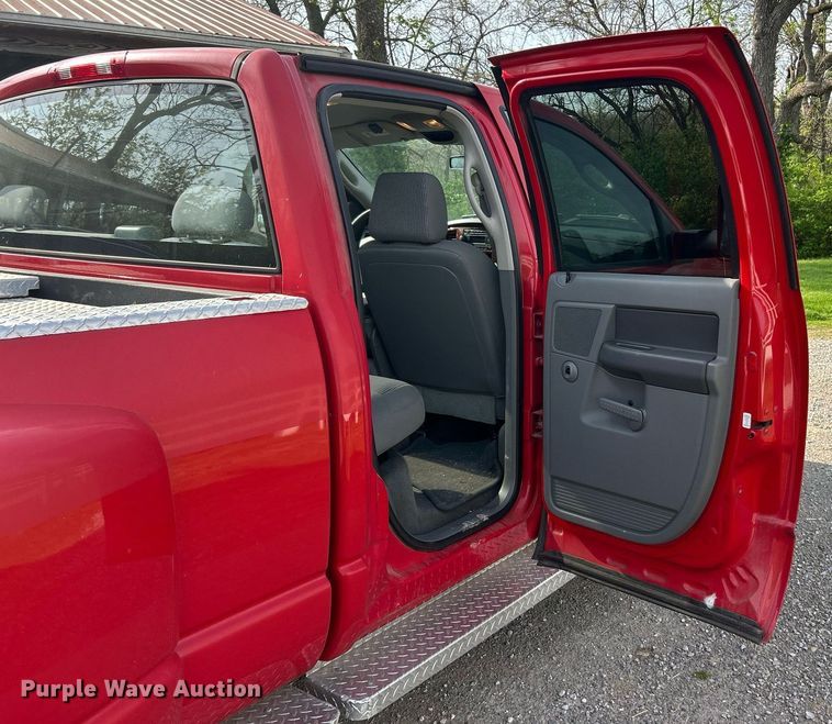 image for item EK2942 2006 Dodge Ram 3500 Quad Cab pickup truck