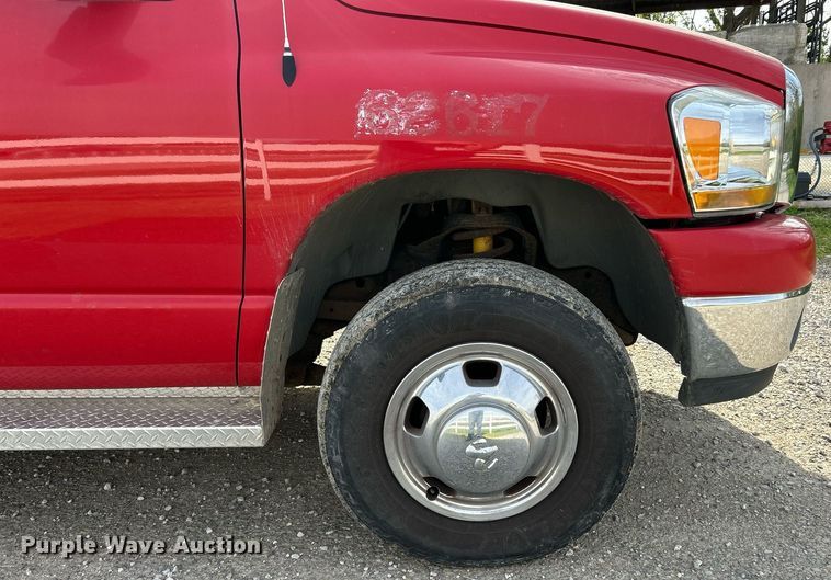 image for item EK2942 2006 Dodge Ram 3500 Quad Cab pickup truck