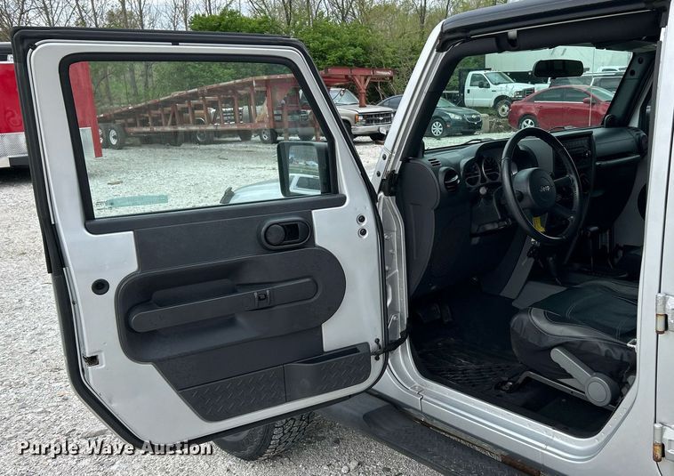 image for item EK2944 2007 Jeep Wrangler Sahara SUV