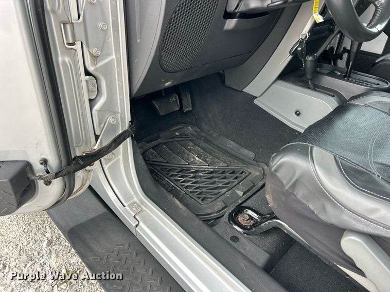 image for item EK2944 2007 Jeep Wrangler Sahara SUV