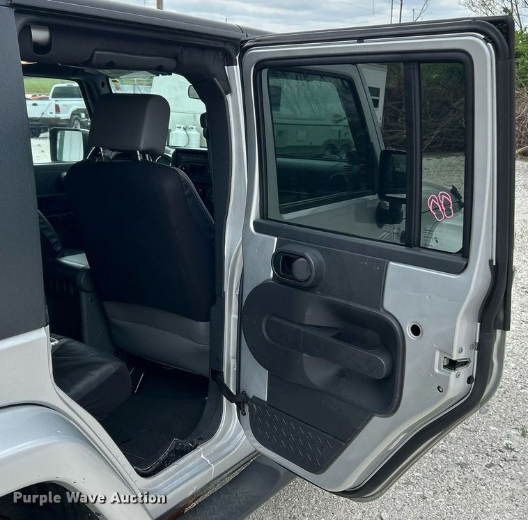 image for item EK2944 2007 Jeep Wrangler Sahara SUV