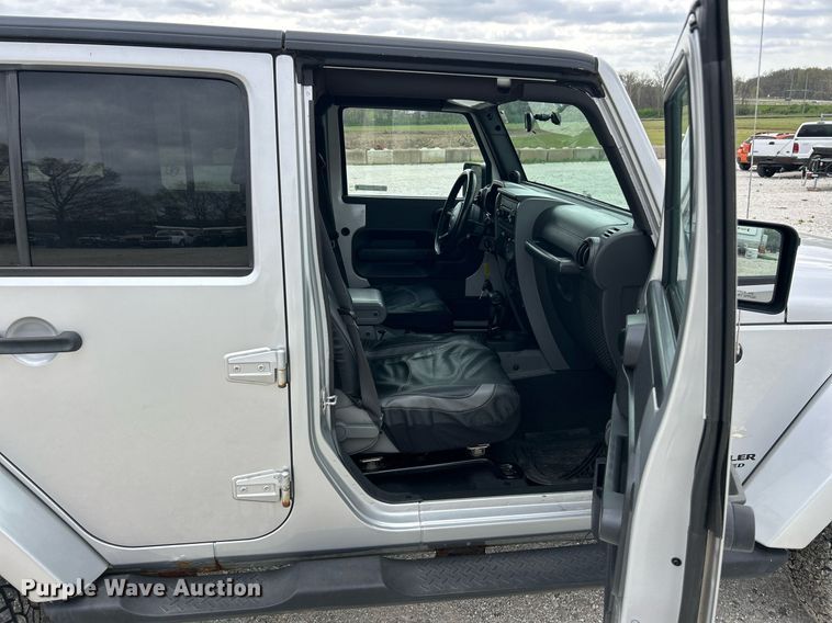 image for item EK2944 2007 Jeep Wrangler Sahara SUV