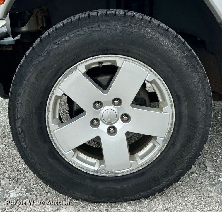 image for item EK2944 2007 Jeep Wrangler Sahara SUV