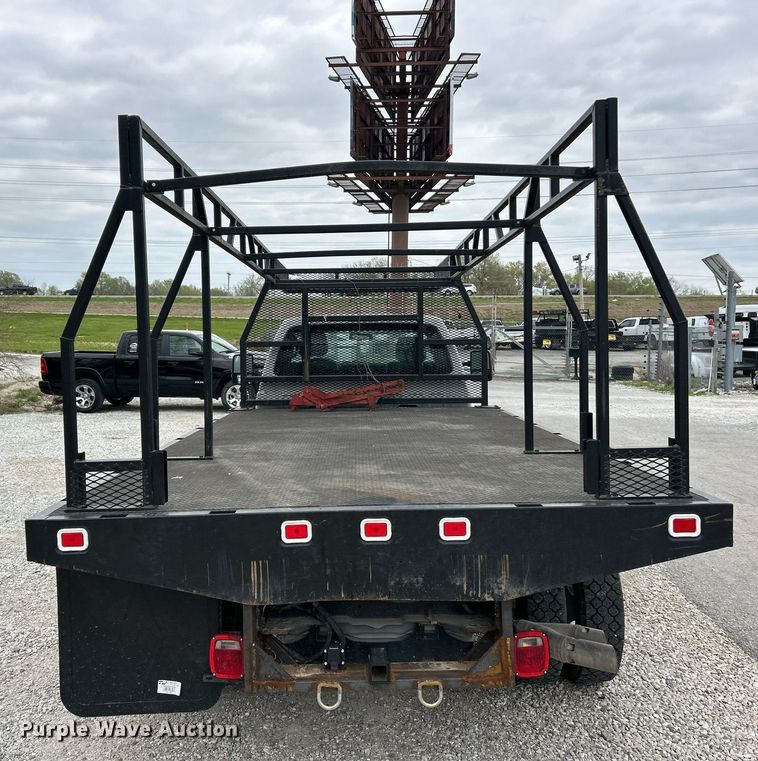 image for item EK2945 2013 Ford F450 Super Duty XL flatbed truck