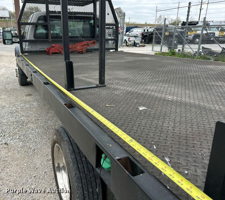 image for item EK2945 2013 Ford F450 Super Duty XL flatbed truck