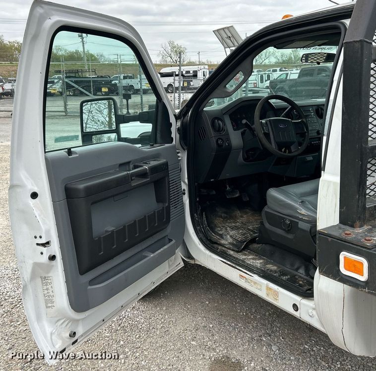 image for item EK2945 2013 Ford F450 Super Duty XL flatbed truck