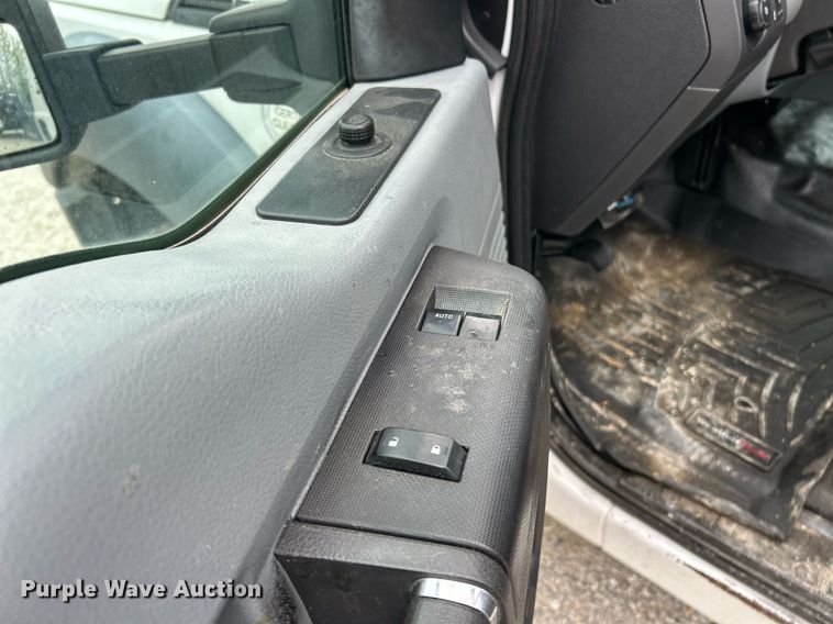 image for item EK2945 2013 Ford F450 Super Duty XL flatbed truck