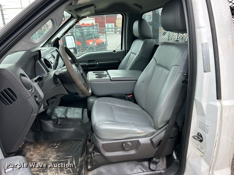 image for item EK2945 2013 Ford F450 Super Duty XL flatbed truck