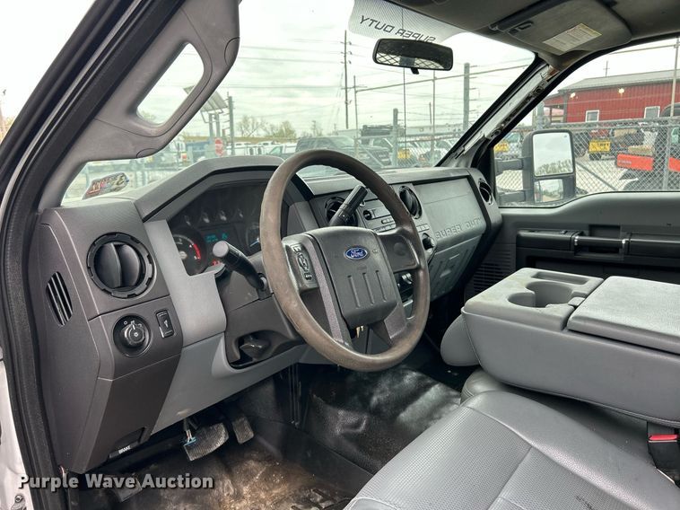 image for item EK2945 2013 Ford F450 Super Duty XL flatbed truck