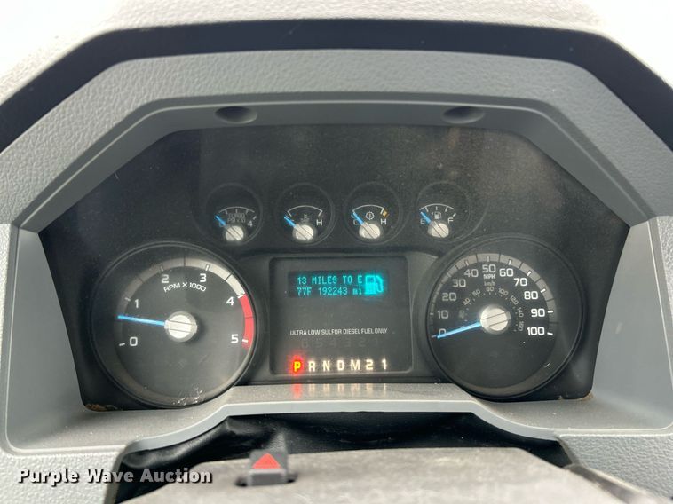 image for item EK2945 2013 Ford F450 Super Duty XL flatbed truck