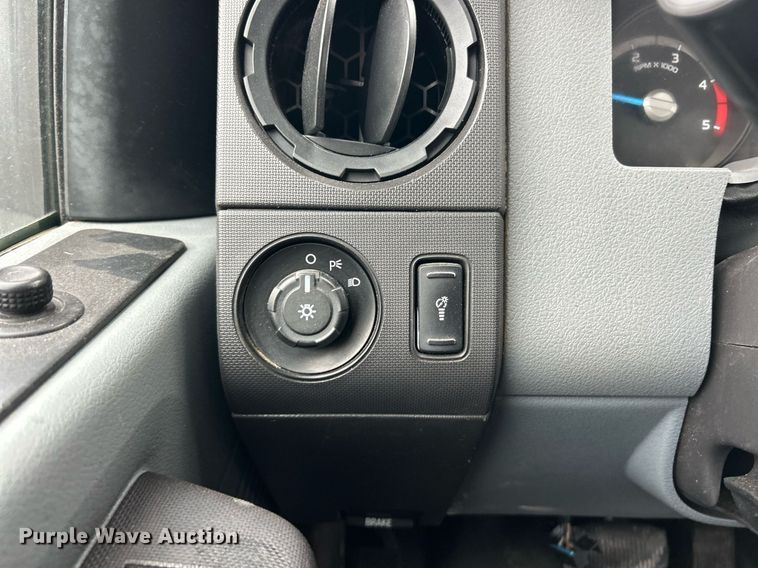 image for item EK2945 2013 Ford F450 Super Duty XL flatbed truck