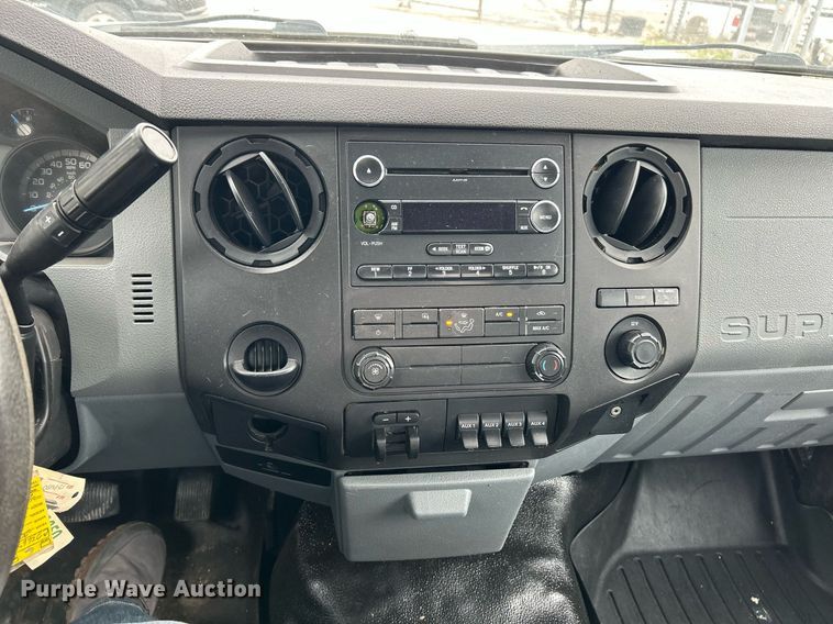 image for item EK2945 2013 Ford F450 Super Duty XL flatbed truck