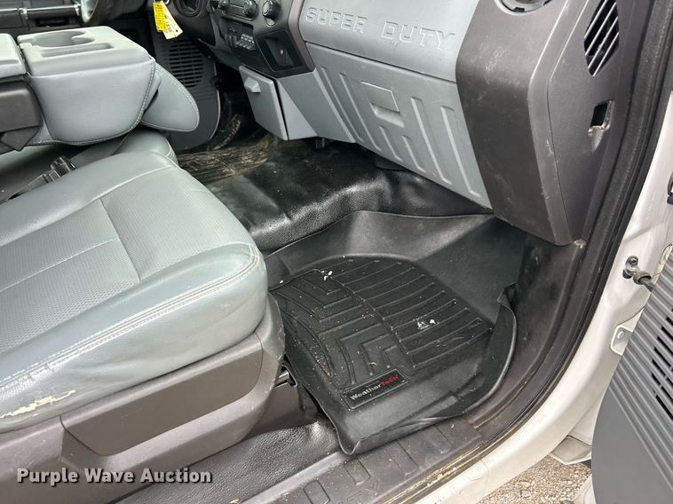 image for item EK2945 2013 Ford F450 Super Duty XL flatbed truck