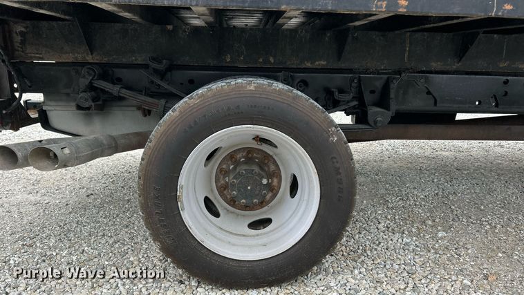 image for item EK2945 2013 Ford F450 Super Duty XL flatbed truck