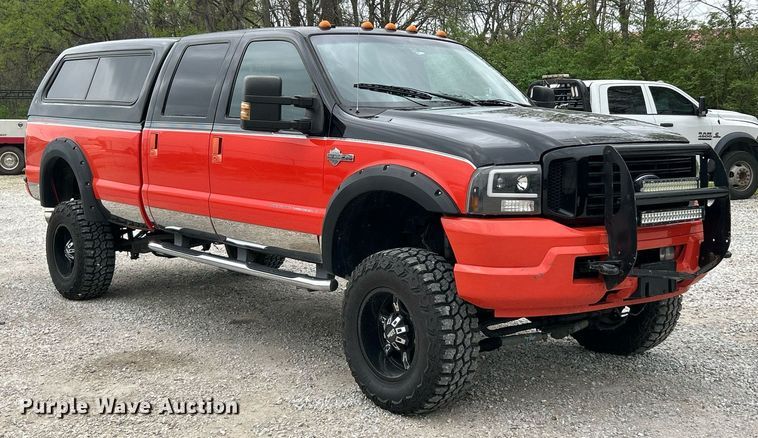 image for item EK2946 2004 Ford F350 Super Duty Harley Davidson Crew Cab pickup truck