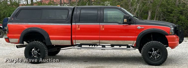 image for item EK2946 2004 Ford F350 Super Duty Harley Davidson Crew Cab pickup truck