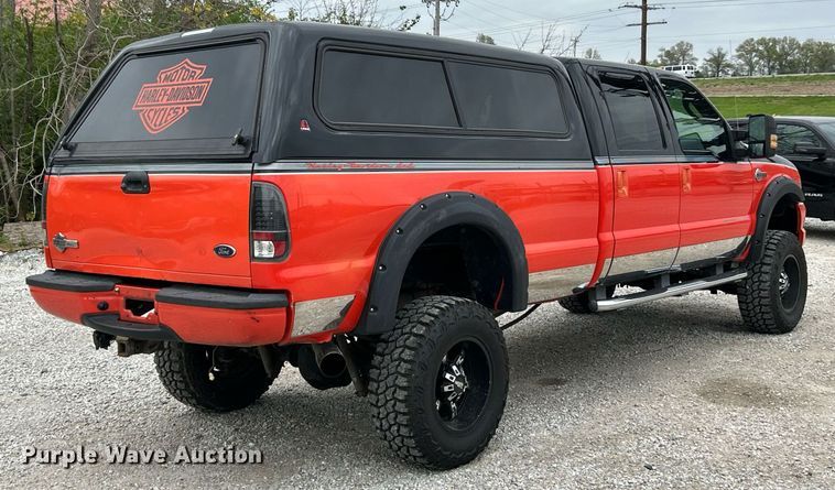 image for item EK2946 2004 Ford F350 Super Duty Harley Davidson Crew Cab pickup truck