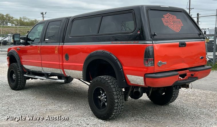 image for item EK2946 2004 Ford F350 Super Duty Harley Davidson Crew Cab pickup truck