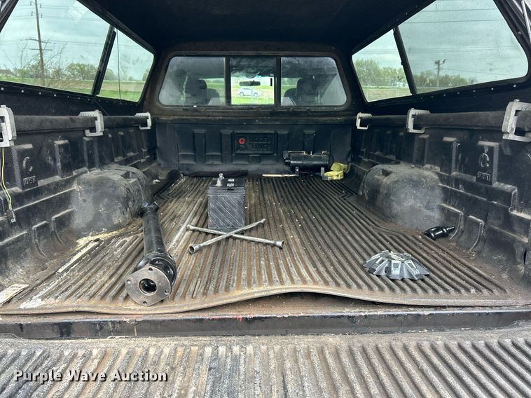 image for item EK2946 2004 Ford F350 Super Duty Harley Davidson Crew Cab pickup truck