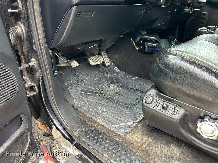 image for item EK2946 2004 Ford F350 Super Duty Harley Davidson Crew Cab pickup truck