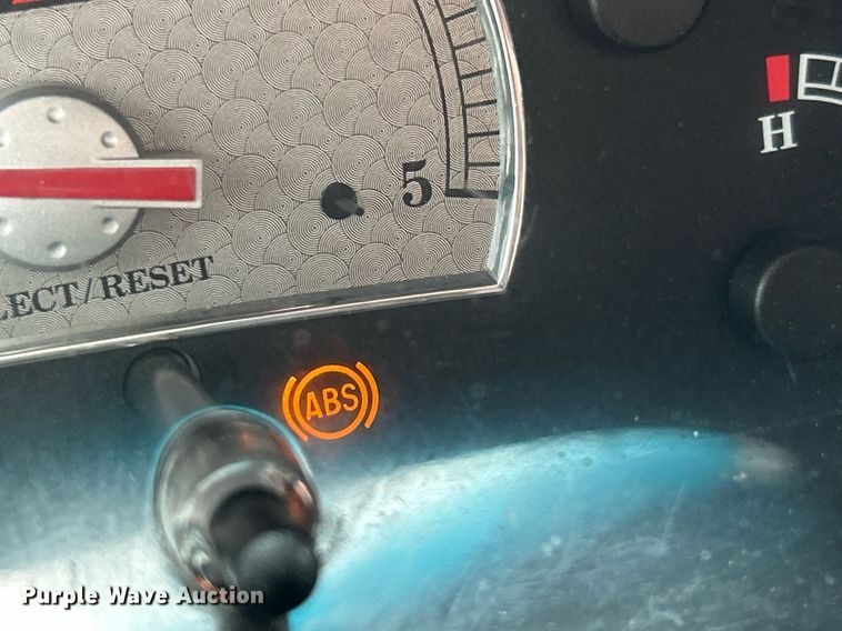 image for item EK2946 2004 Ford F350 Super Duty Harley Davidson Crew Cab pickup truck