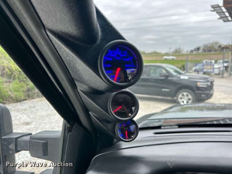 image for item EK2946 2004 Ford F350 Super Duty Harley Davidson Crew Cab pickup truck