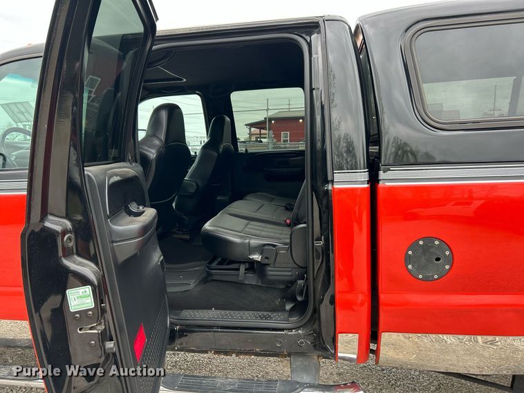 image for item EK2946 2004 Ford F350 Super Duty Harley Davidson Crew Cab pickup truck