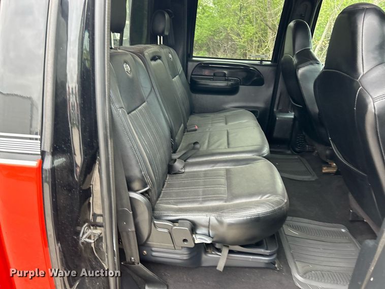 image for item EK2946 2004 Ford F350 Super Duty Harley Davidson Crew Cab pickup truck