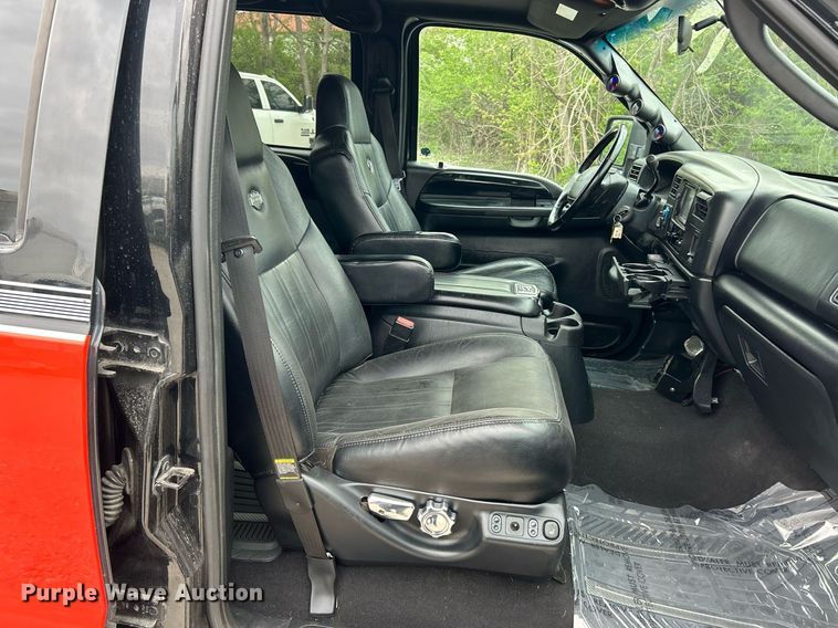 image for item EK2946 2004 Ford F350 Super Duty Harley Davidson Crew Cab pickup truck