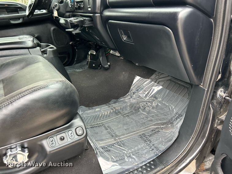 image for item EK2946 2004 Ford F350 Super Duty Harley Davidson Crew Cab pickup truck