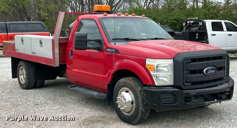 image for item EK2947 2013 Ford F350 Super Duty XL flatbed pickup truck