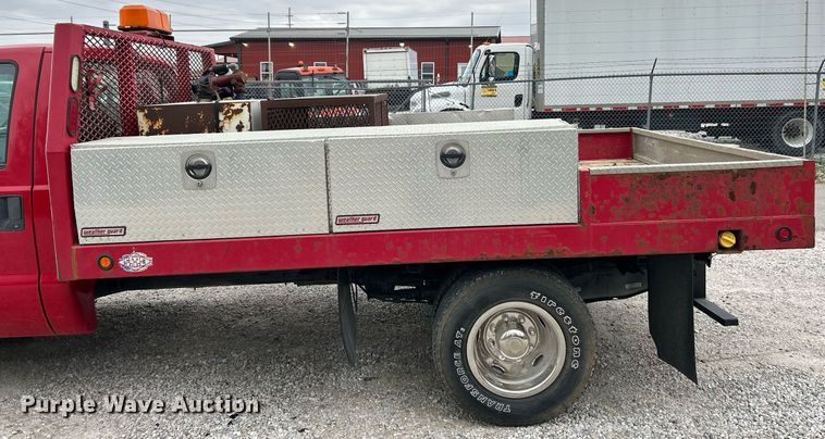 image for item EK2947 2013 Ford F350 Super Duty XL flatbed pickup truck