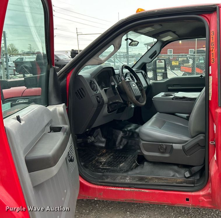 image for item EK2947 2013 Ford F350 Super Duty XL flatbed pickup truck