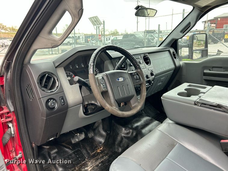 image for item EK2947 2013 Ford F350 Super Duty XL flatbed pickup truck